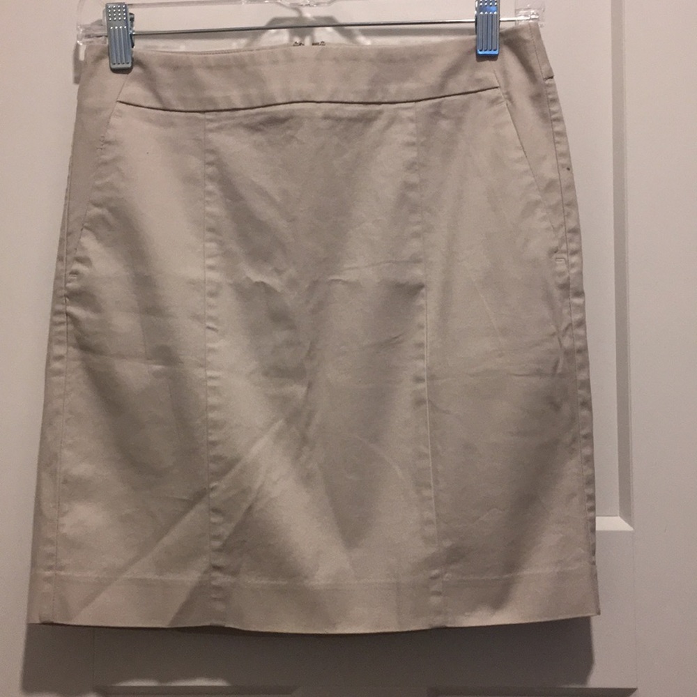 Mini Beige Skirt ,size-2P, no tad Bit never worn